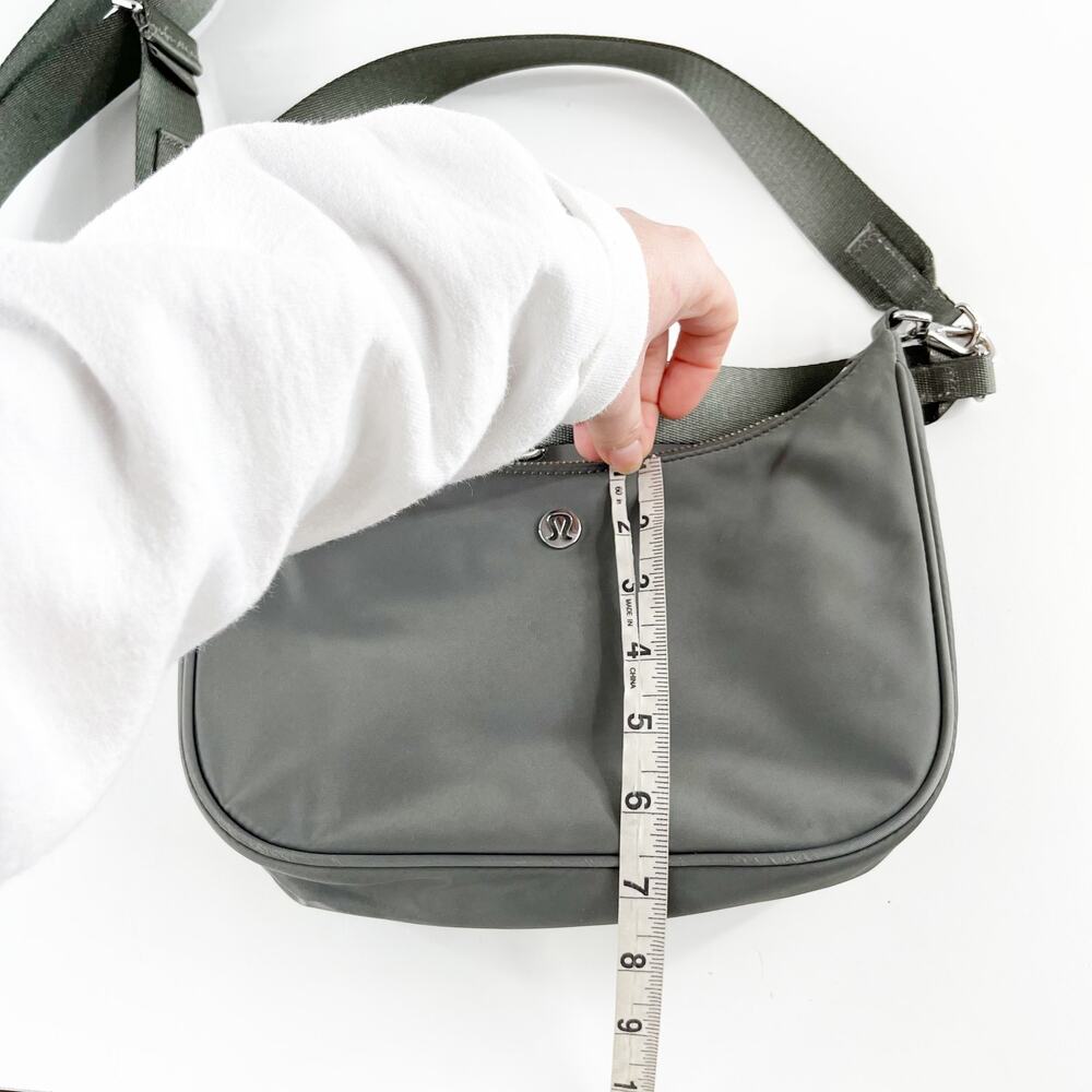 Lululemon Mini Adjustable Shoulder Bag Purse 3l S… - image 8